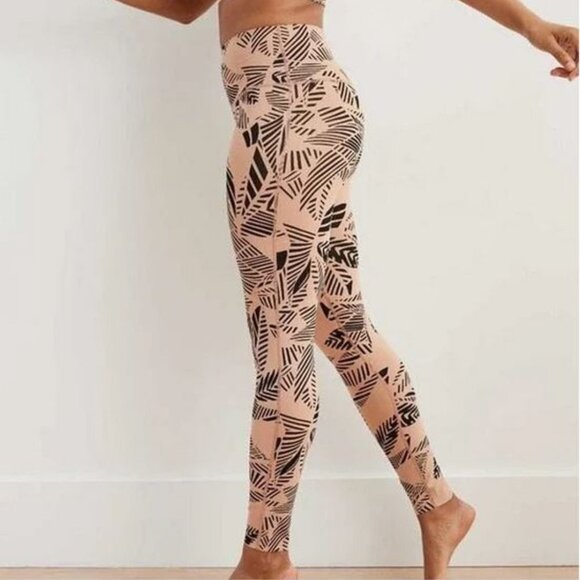aerie Pants - aerie Sz S Women's Beige Chill Play Move Palm Leaf Print 7/8 Legging
